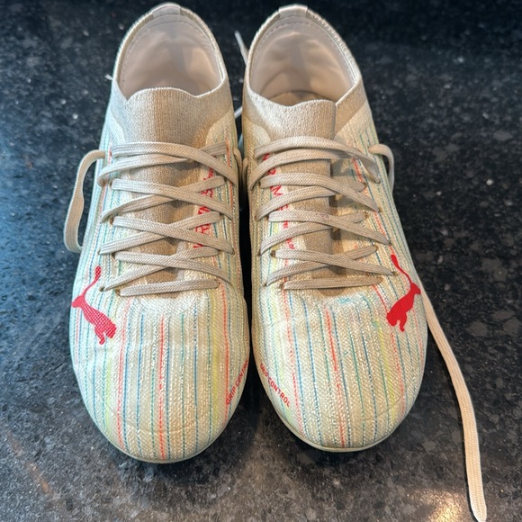 Kid’s cleats - Picture 2 of 6